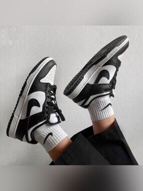 Nike Dunk Low sneakers